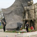 Как возводили памятник в Славянке